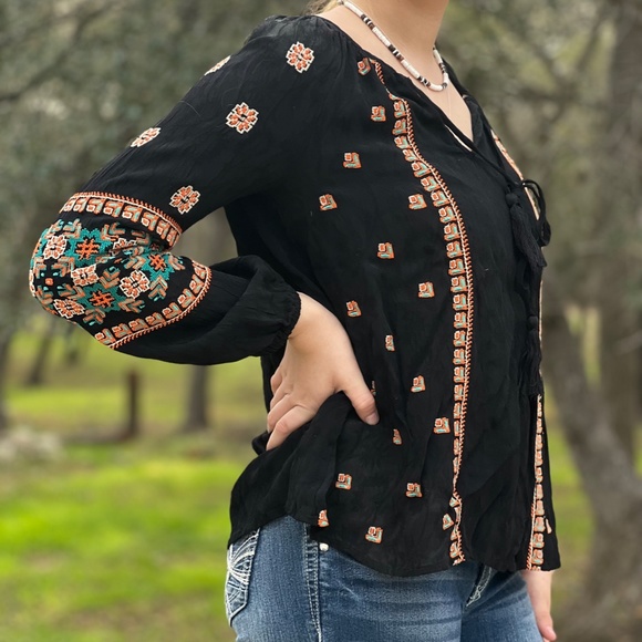 Sundance Top - Picture 2 of 3